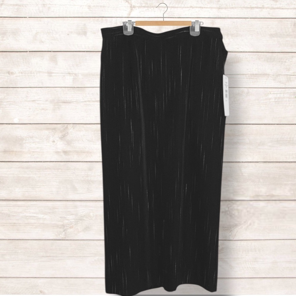 🌺NWT:VICTORIA MORGAN SPORT BLACK/SILVER MAXI SKIRT